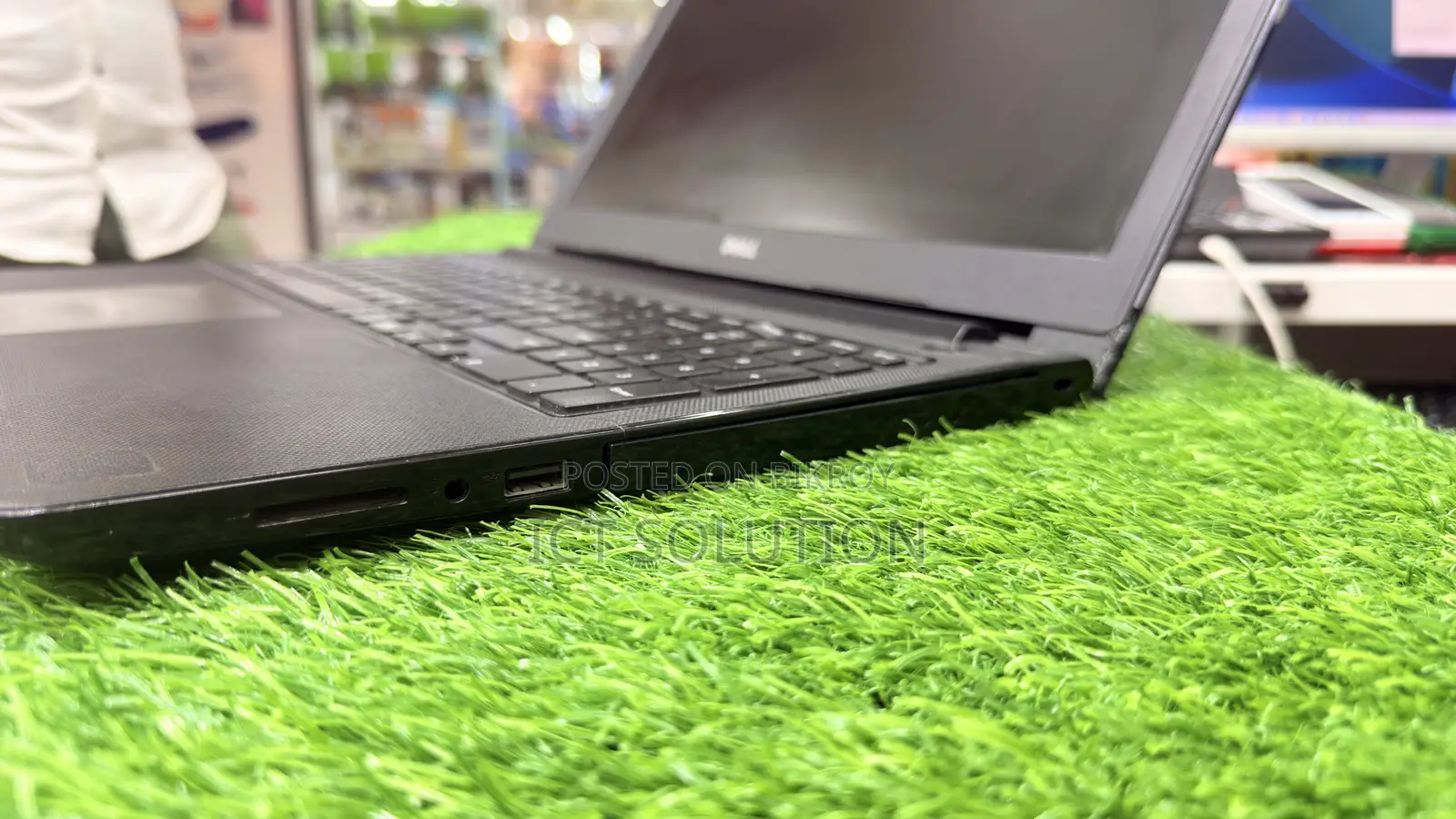 Laptop Dell Vostro 15 3568 8GB Intel Core I3 SSD 128GB
