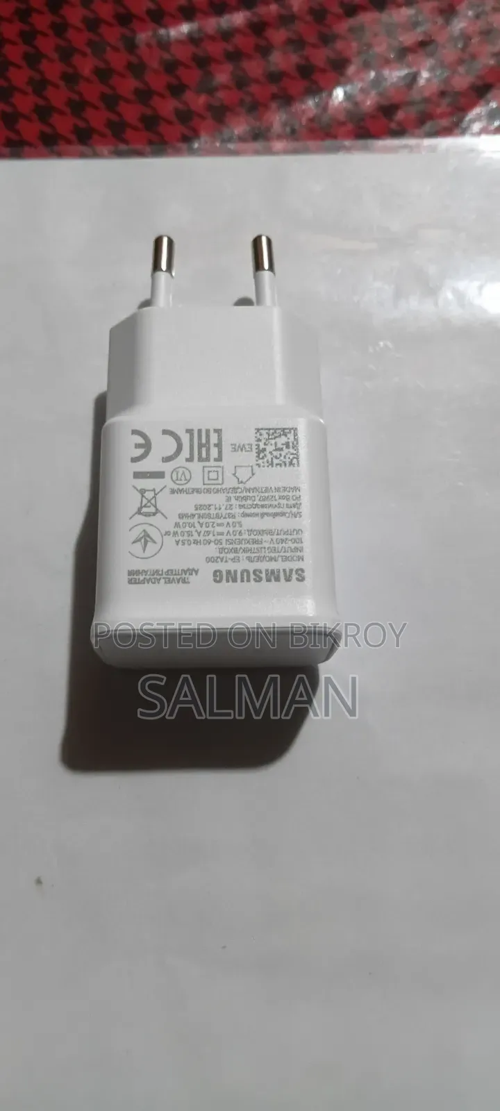 100% Official Box Charger and Cable