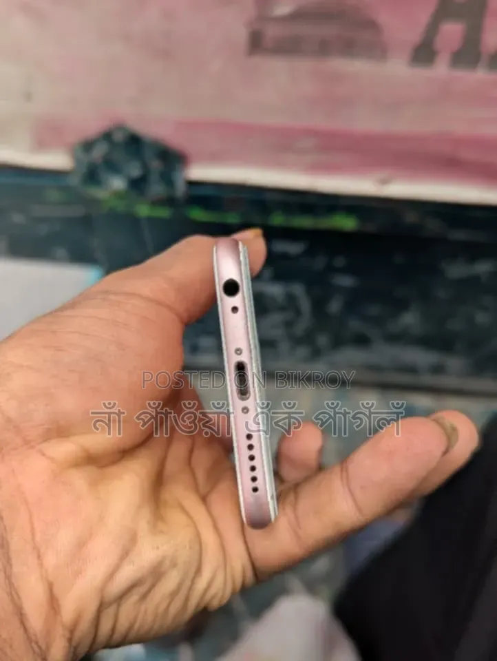 New Apple iPhone 6s 128 GB White