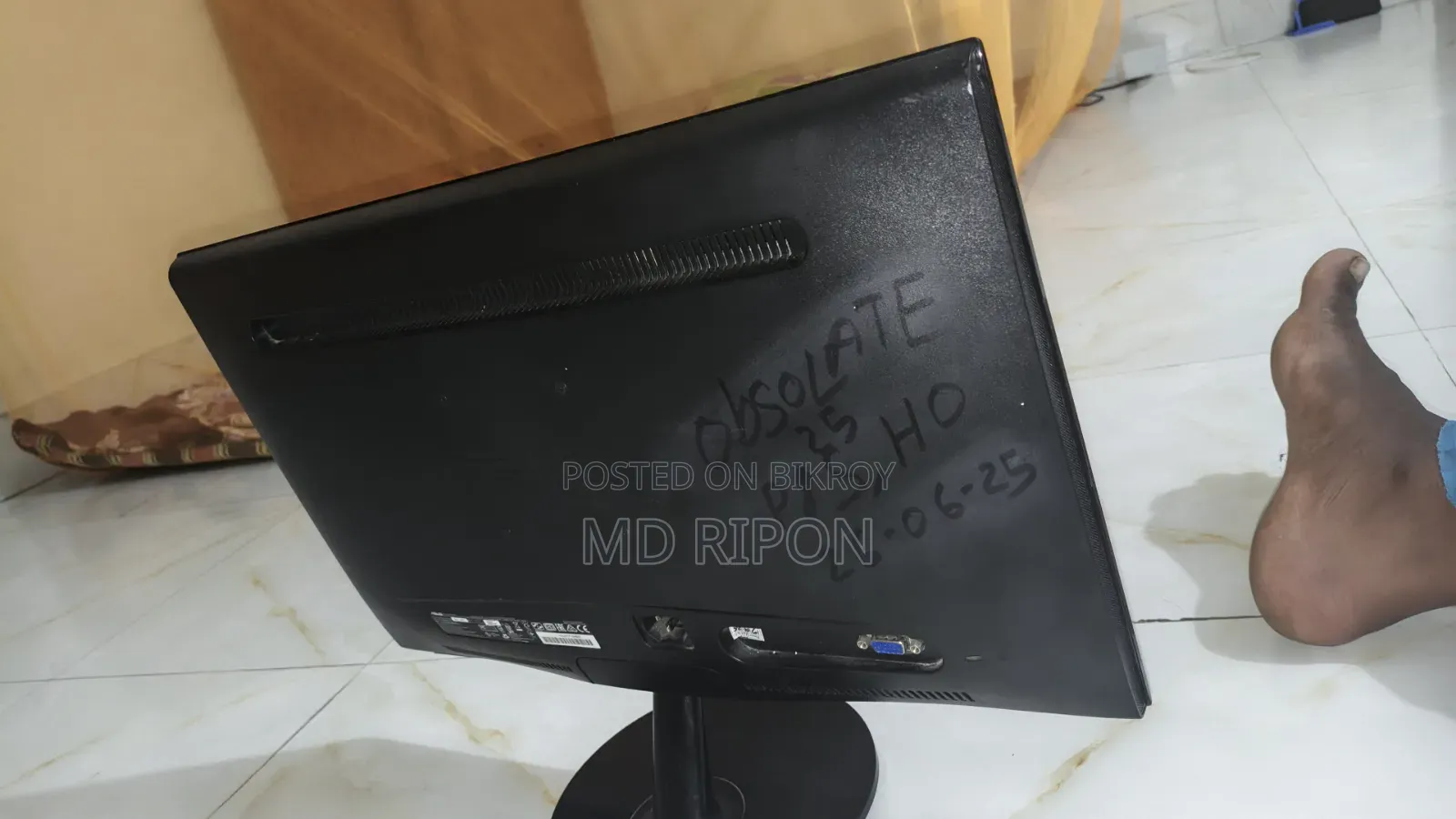 Urgent need for money, so I am selling this full fresh condition monitor.
