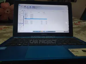 Laptop Asus ASUSPRO P2440UQ 4GB Intel Celeron HDD+SSD 500GB