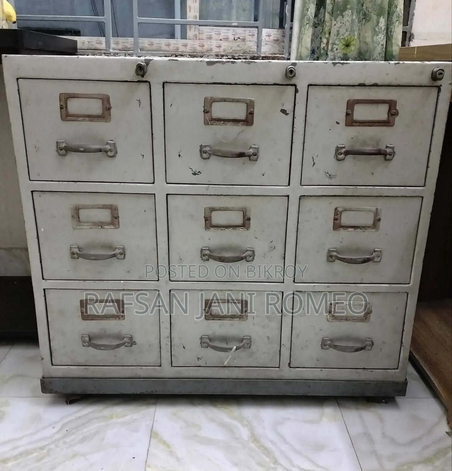 Urgent Sell Cabinet