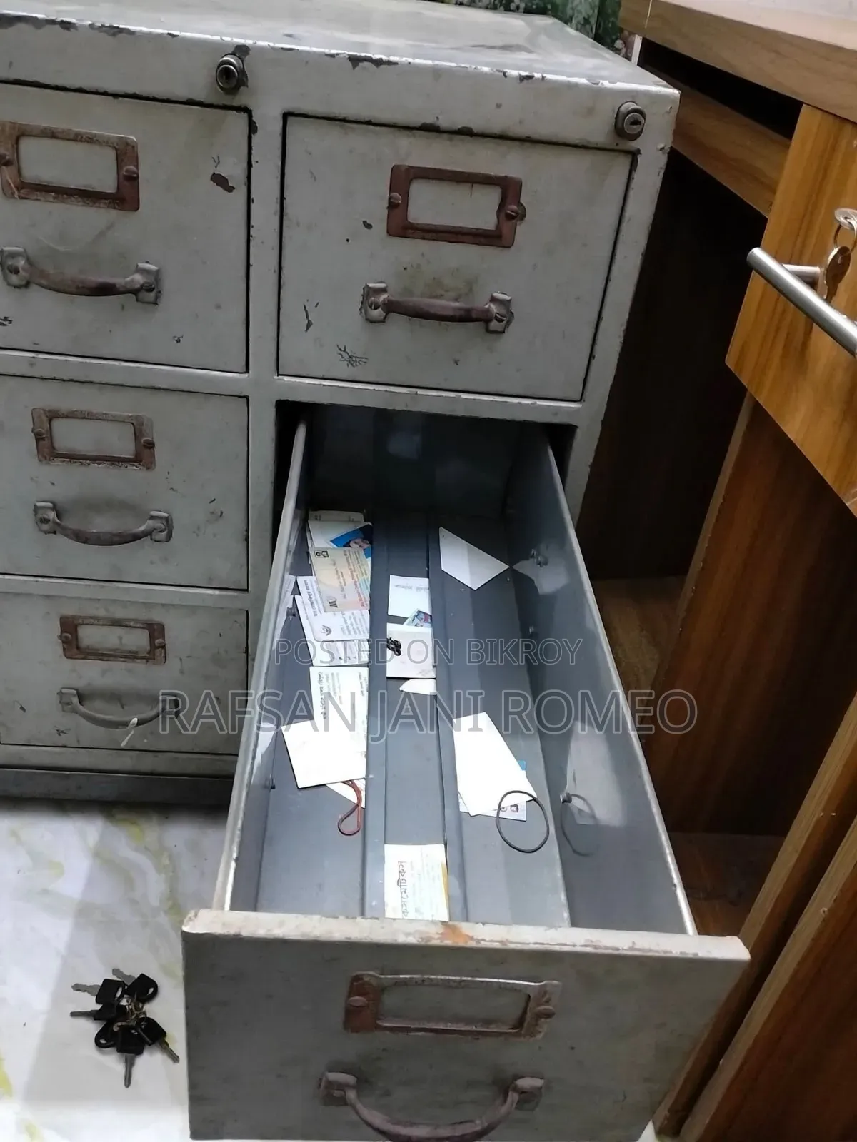 Urgent Sell Cabinet