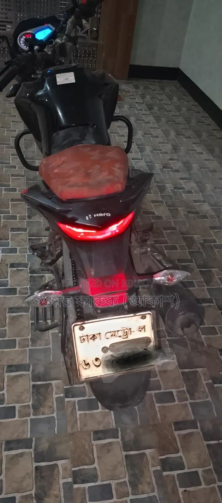 Hero Hunk 150R Dual Disc ABS 2022 Black