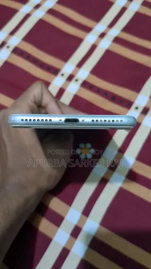অ্যাপল আইফোন ৭ প্লাস ১২৮ জিবি সিলভার