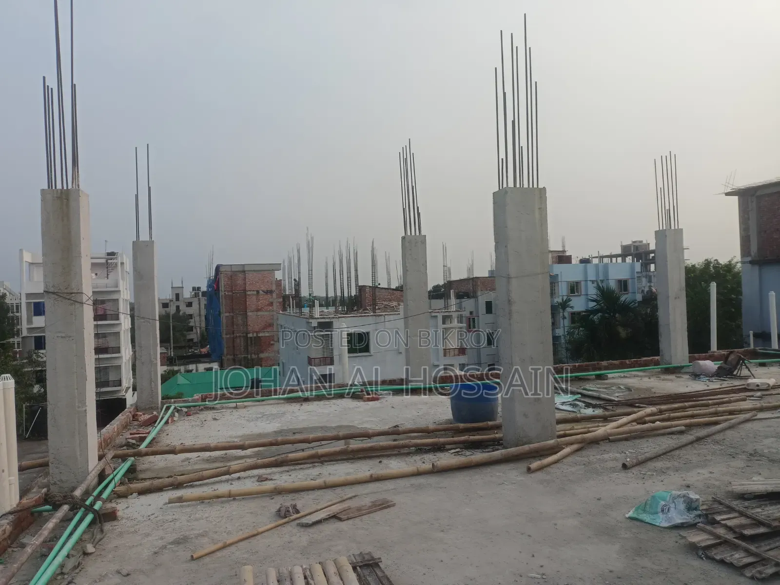 Floor for sale!! Selling 2800 square feet or 1400 square feet units.