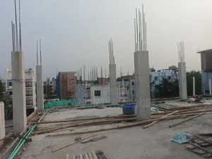 Floor for sale!! Selling 2800 square feet or 1400 square feet units.