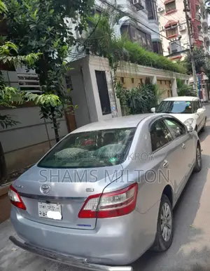 Toyota Premio 2012 Silver