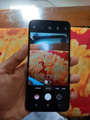 Samsung Galaxy A20 32 GB Black