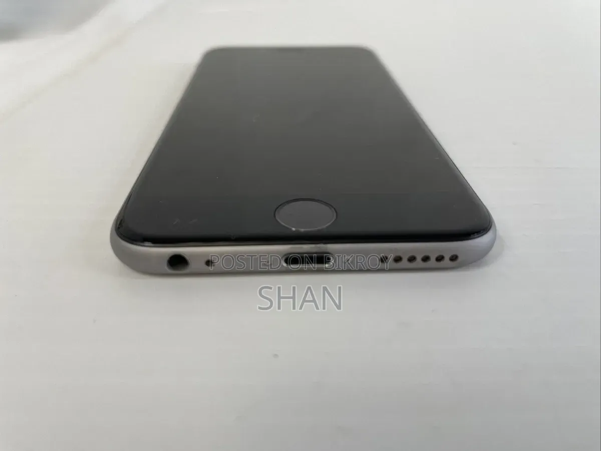 Apple iPhone 6 16 GB Gray
