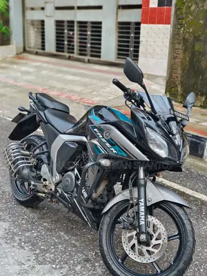 ইয়ামাহা ২০২২ কালো