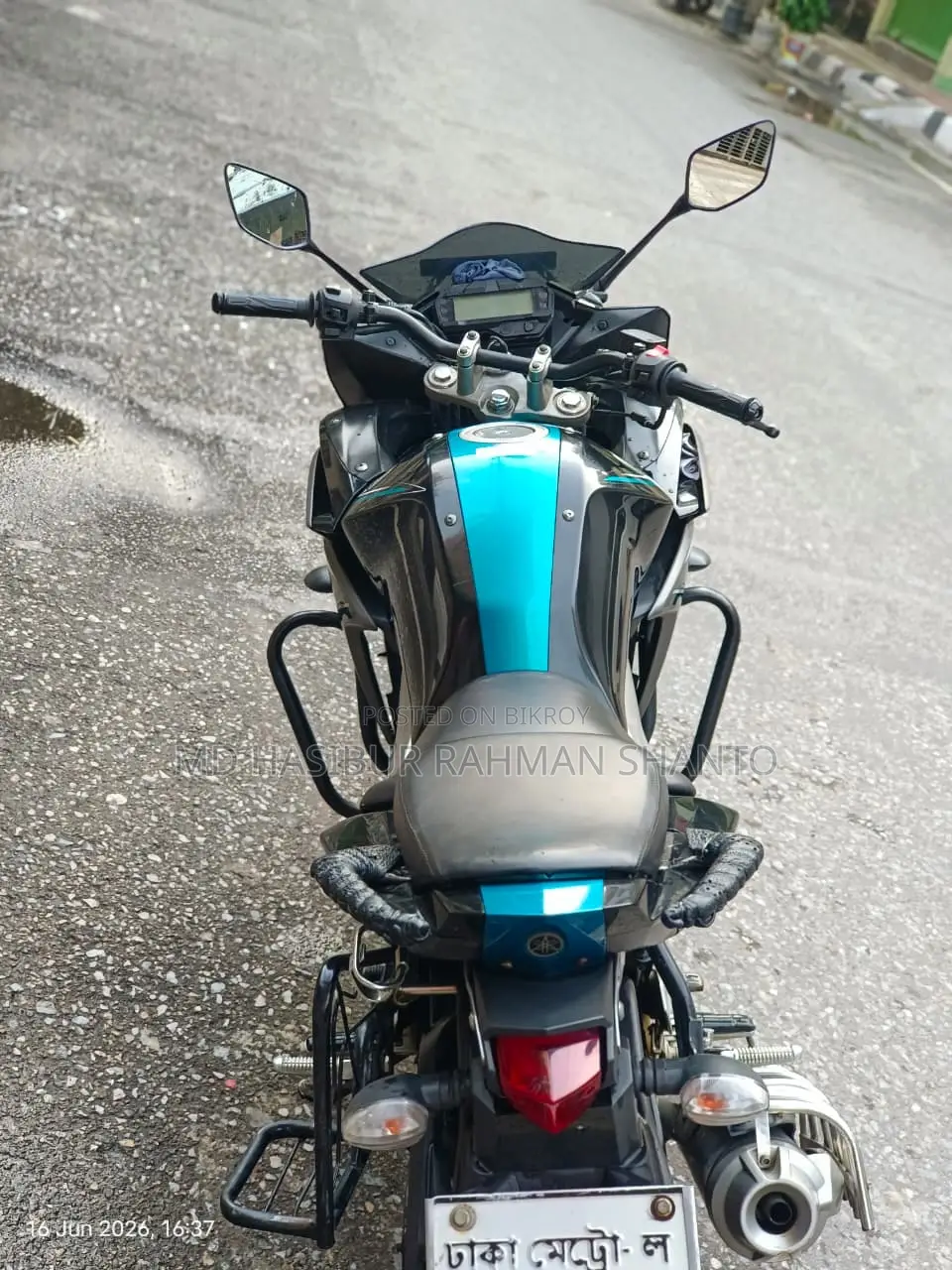 ইয়ামাহা ২০২২ কালো