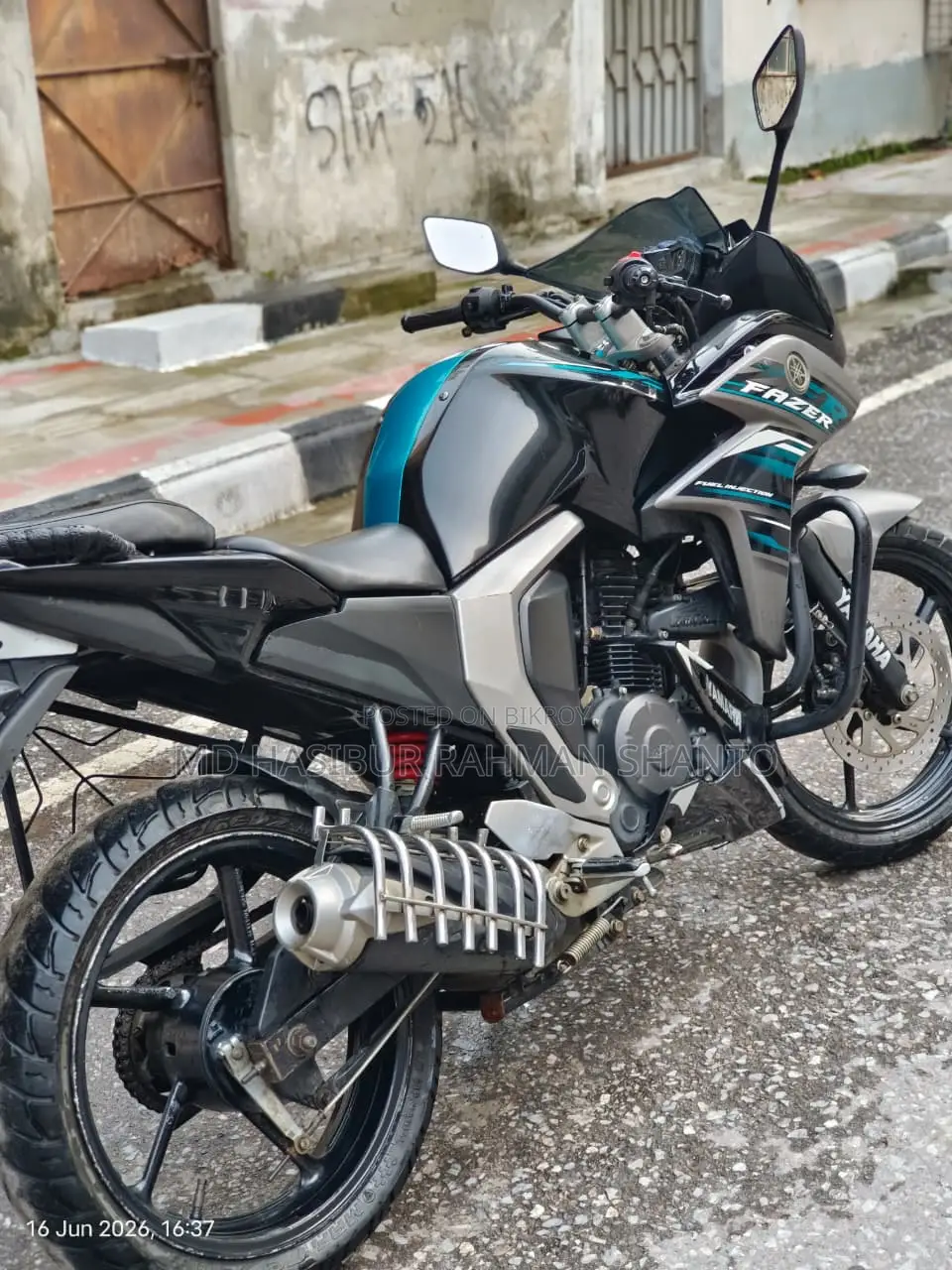 ইয়ামাহা ২০২২ কালো