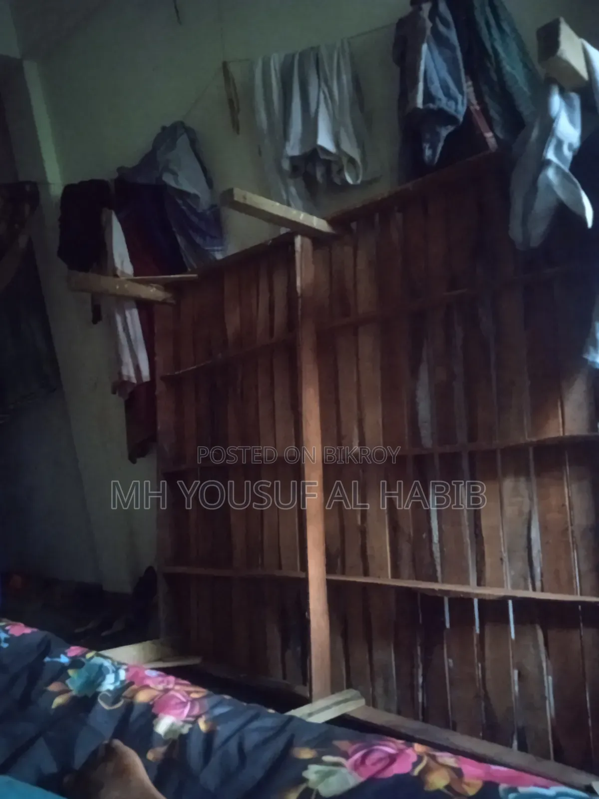 4-5 Hand Size Bed Frame and a Table