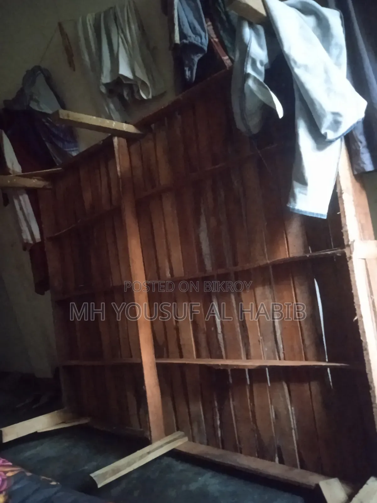 4-5 Hand Size Bed Frame and a Table