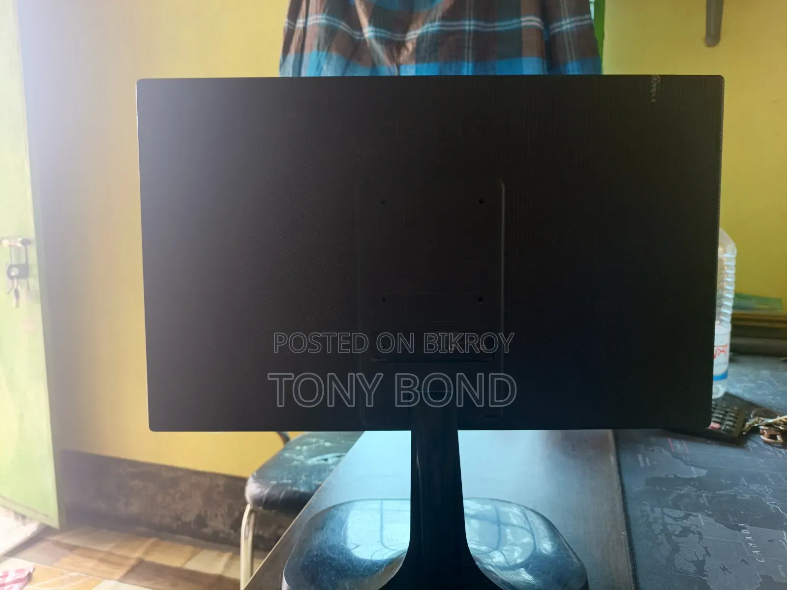 Monitor 22"