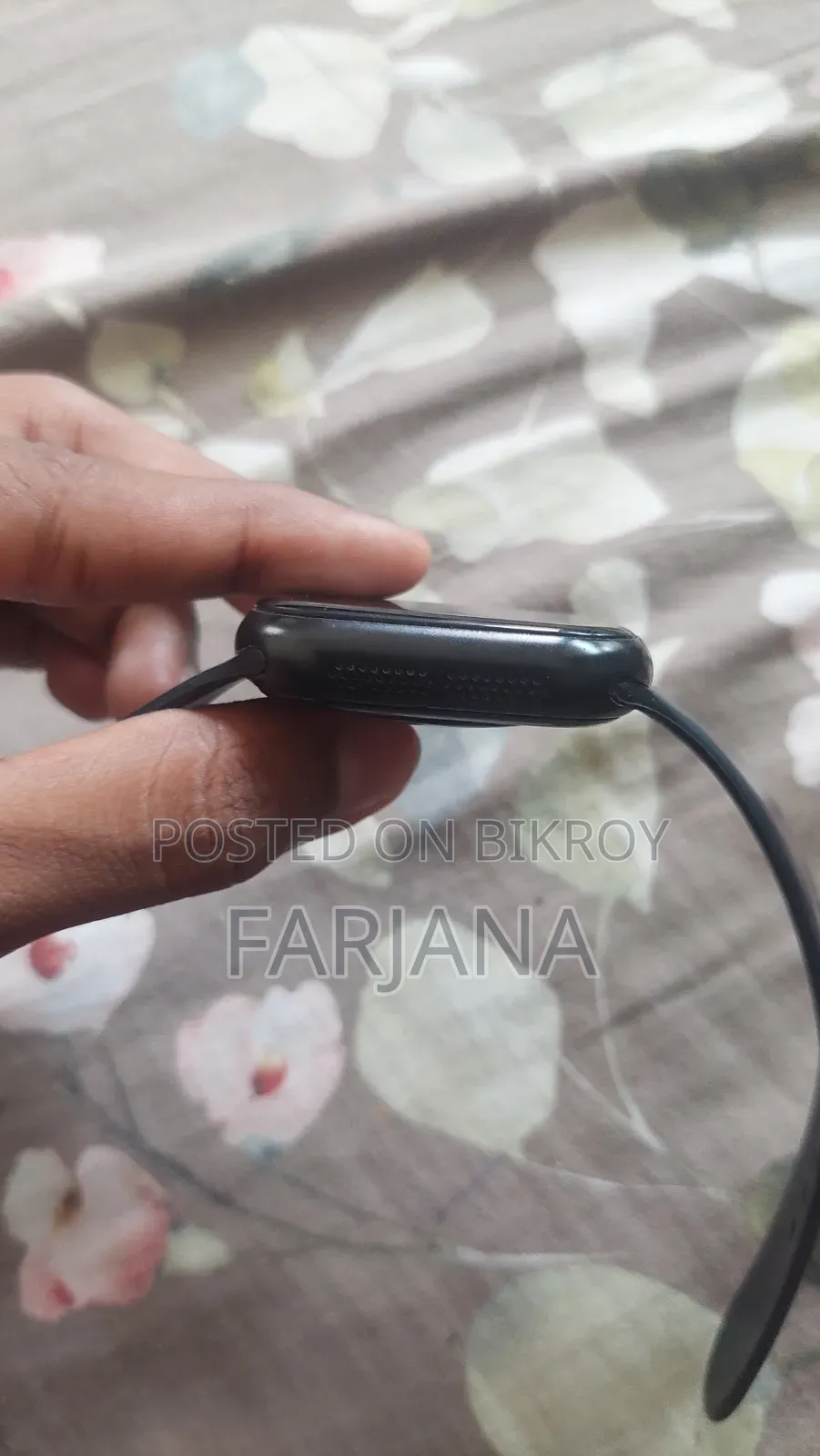Smart Watch With Magnetic Charger | Good Condition