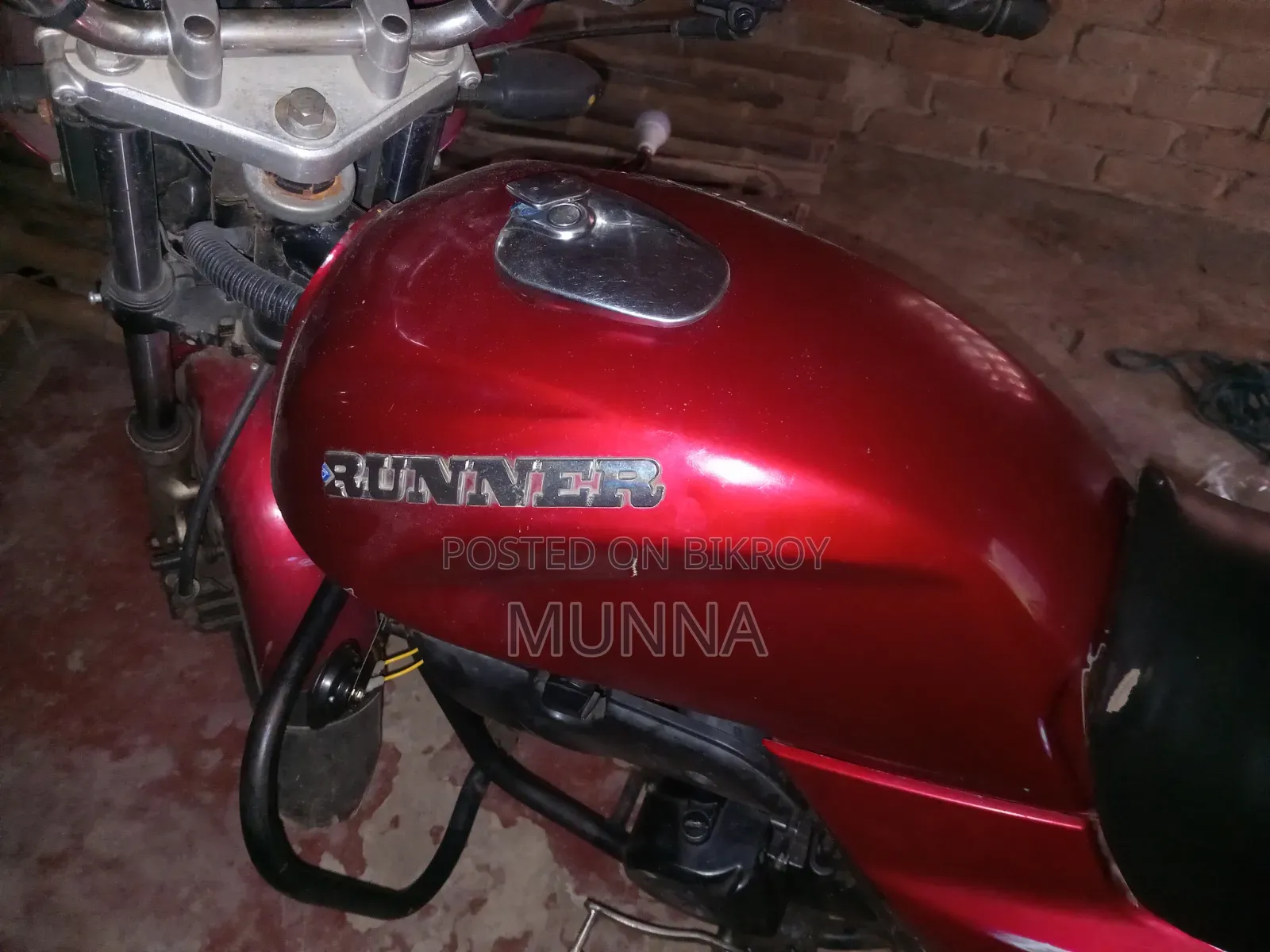 Runner Bullet 100 2016 Red