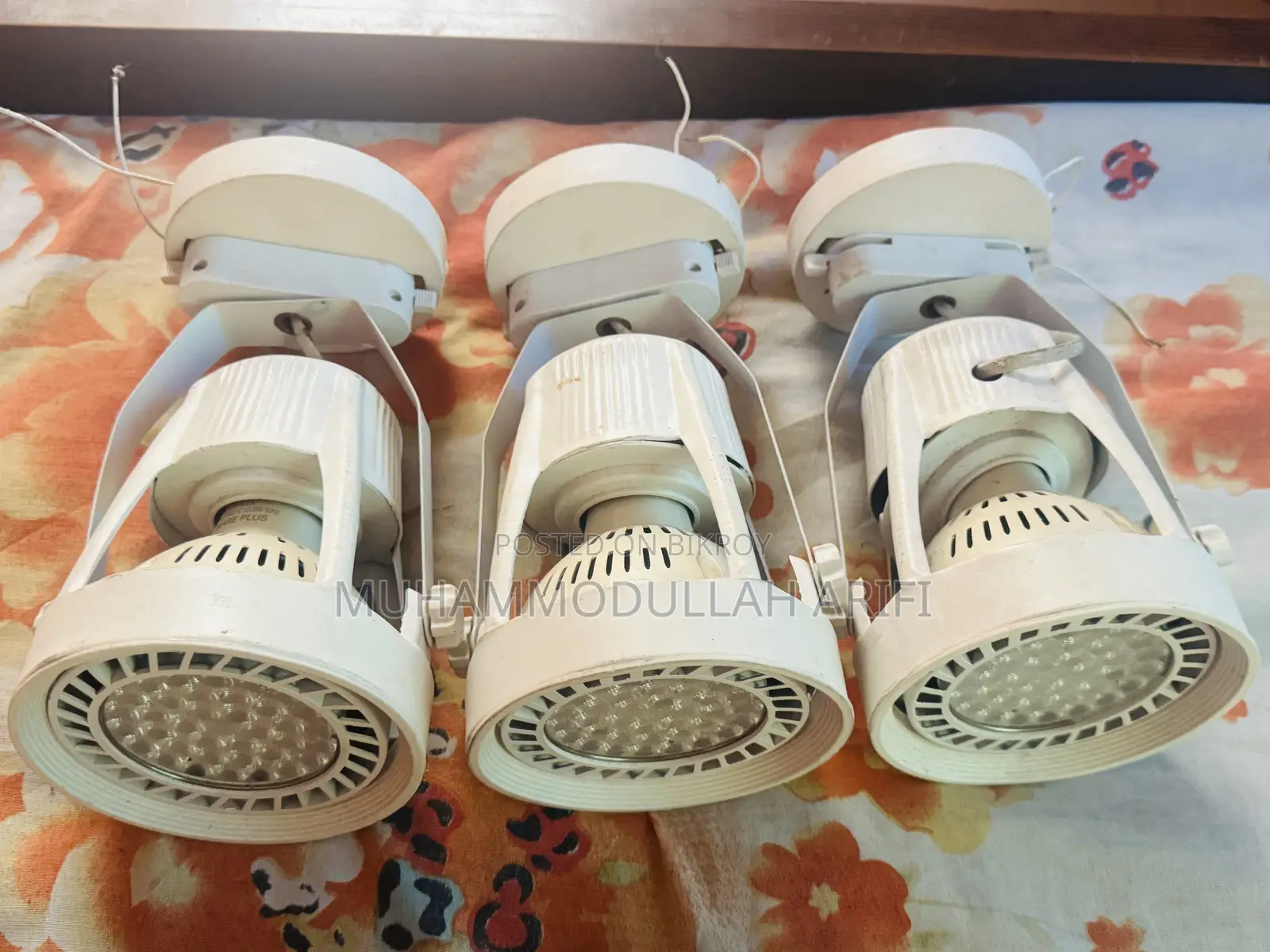 স্পট লাইট ৩ টি একসাথে