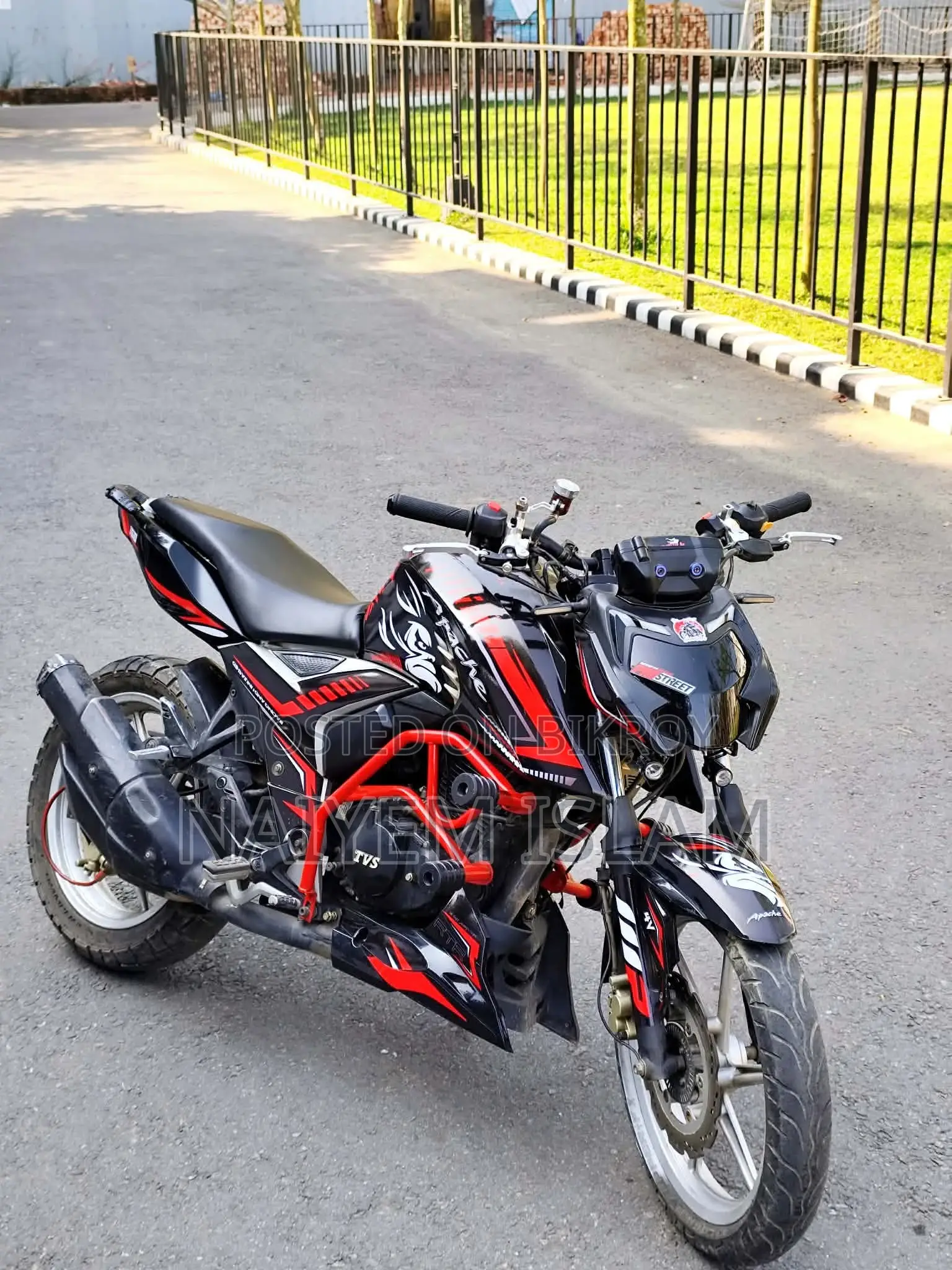 TVS Apache RTR 160 4V 2022 Black