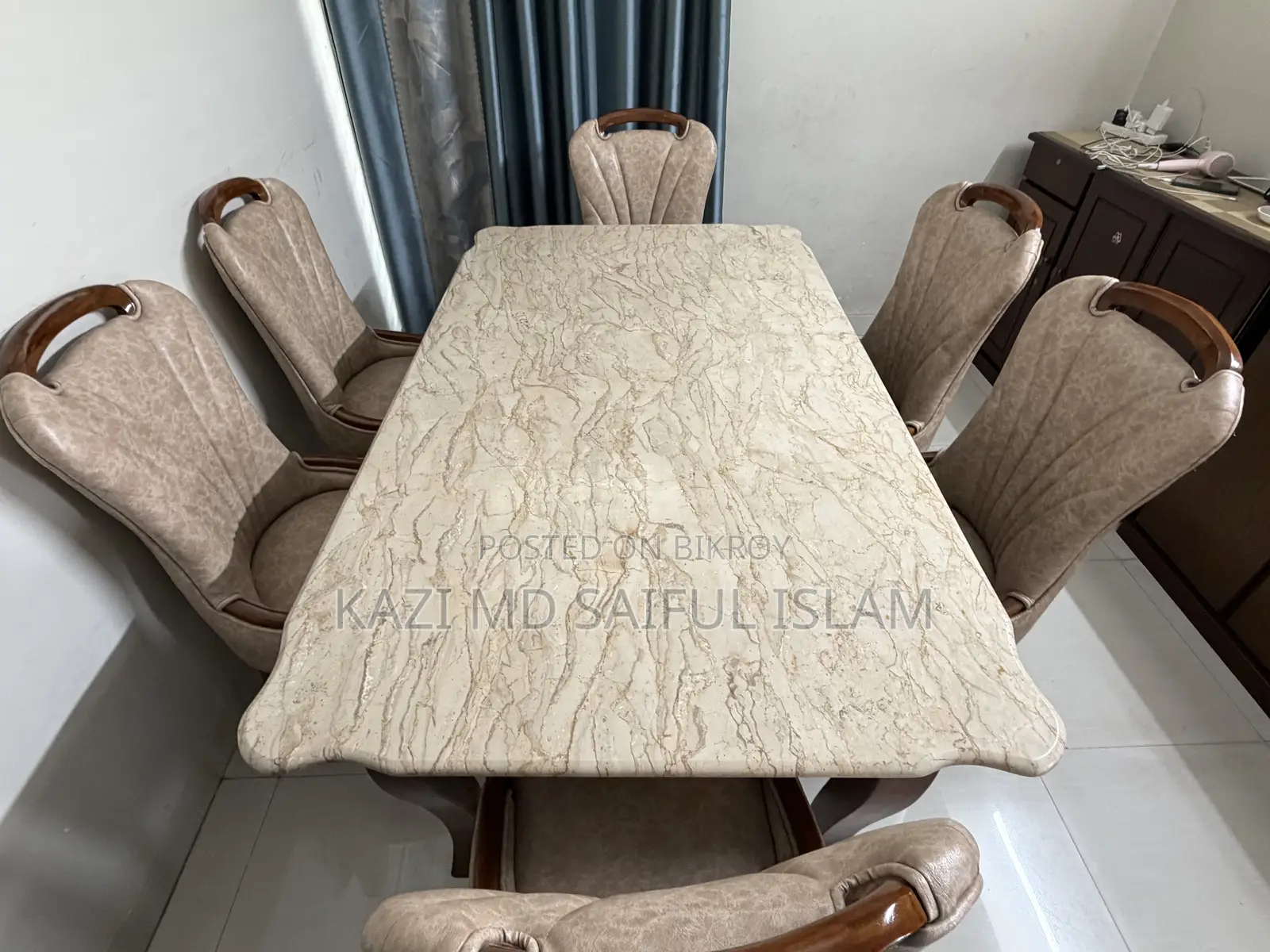 Fully Fresh Dining Table