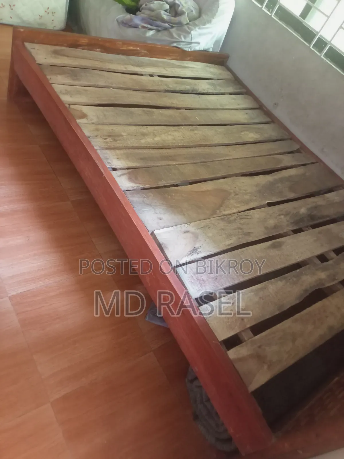 Semi Box Bed
