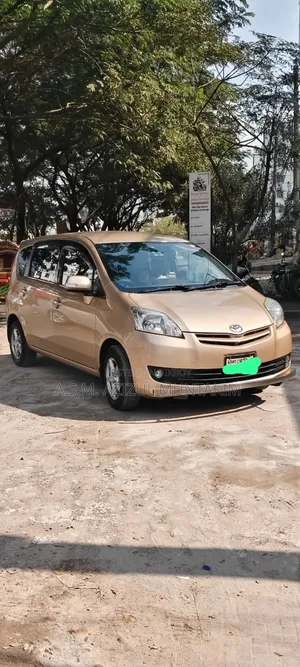 Toyota Passo Sette 2009 Gold