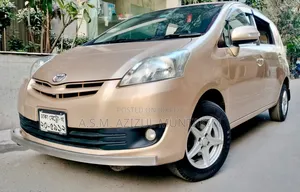 Toyota Passo Sette 2009 Gold