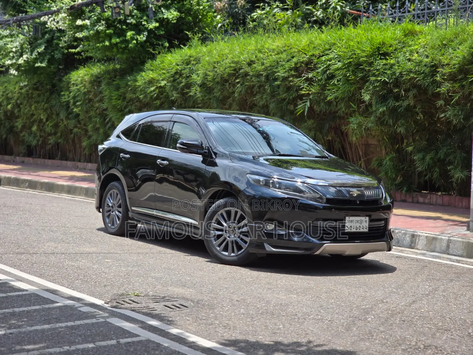 Toyota Harrier 2.0 4WD 2014 Black