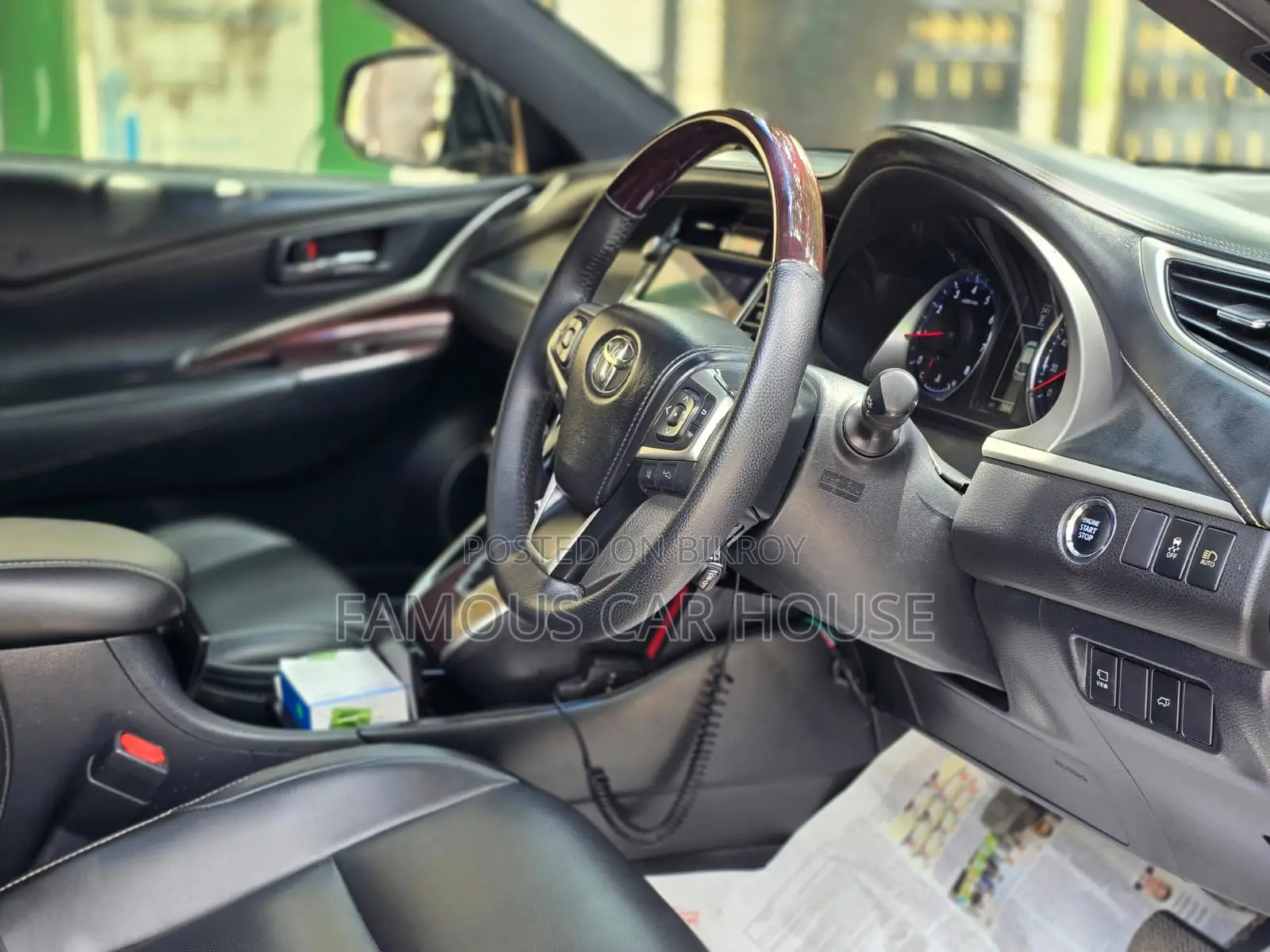 Toyota Harrier 2.0 4WD 2014 Black