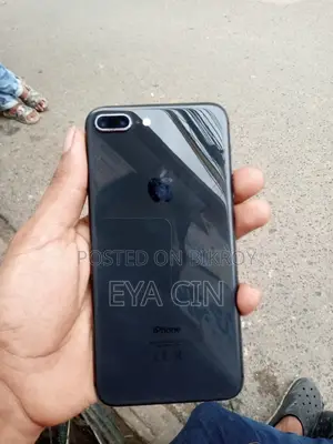 Apple iPhone 8 Plus 64 GB Black