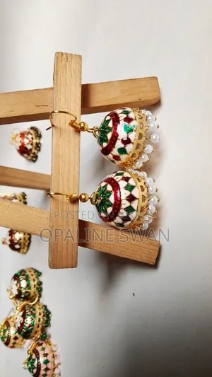 মীনাকারি ঝুমকা