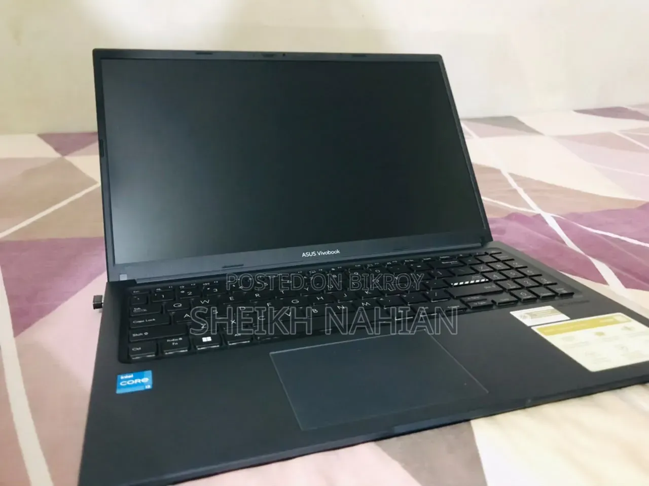 Laptop Asus VivoBook 15 X505BA 8GB Intel Core i3 SSHD+SSD 512GB