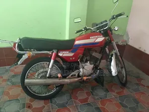 হোন্ডা ১৯৯১ লাল