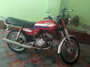 হোন্ডা ১৯৯১ লাল