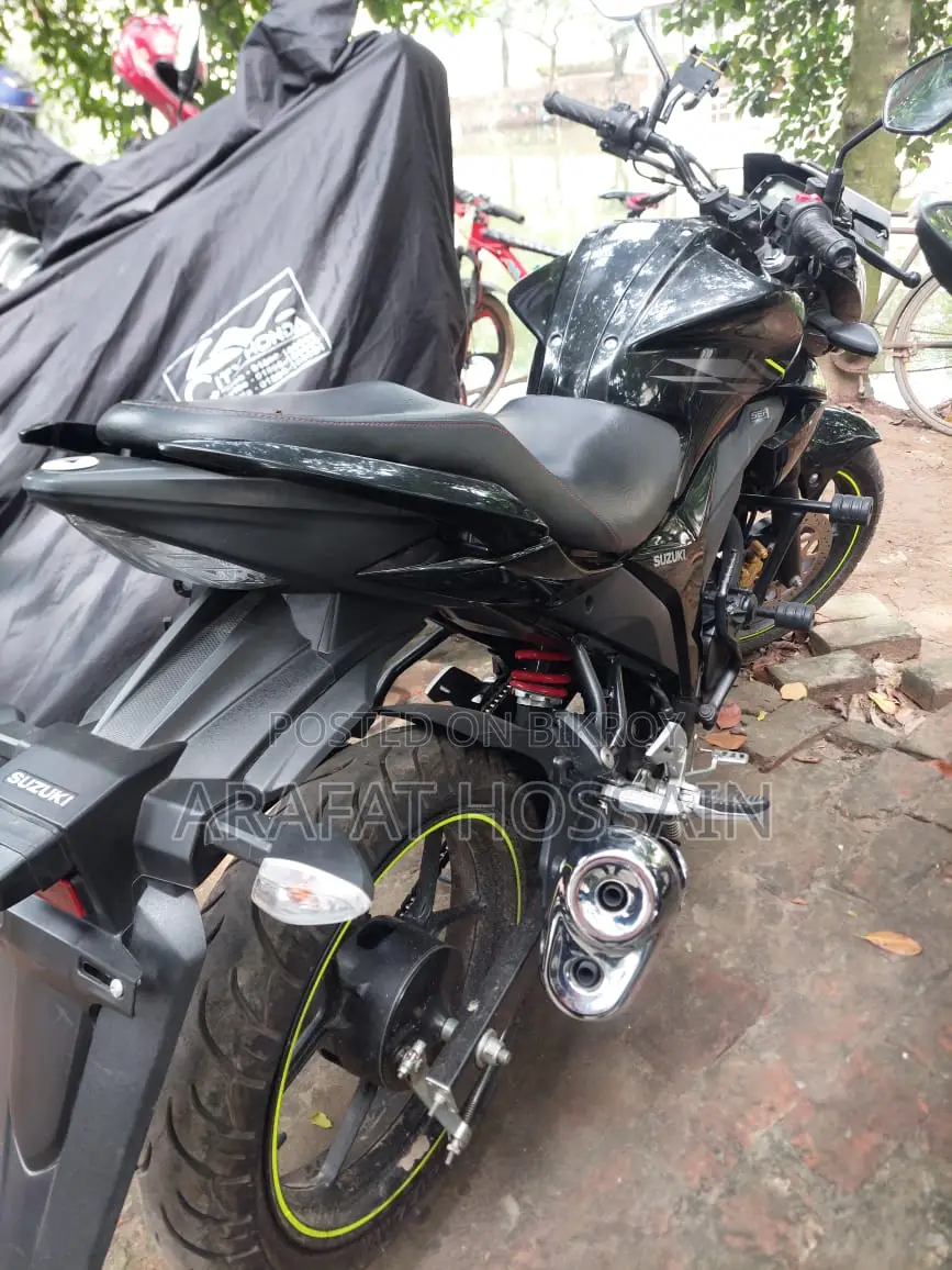 নতুন সুজুকি জিক্সার মনোটোন ২০২৫ কালো