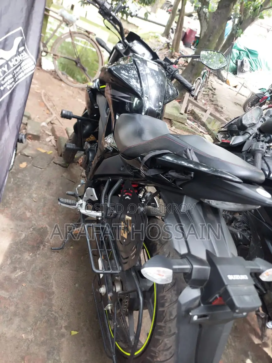 নতুন সুজুকি জিক্সার মনোটোন ২০২৫ কালো