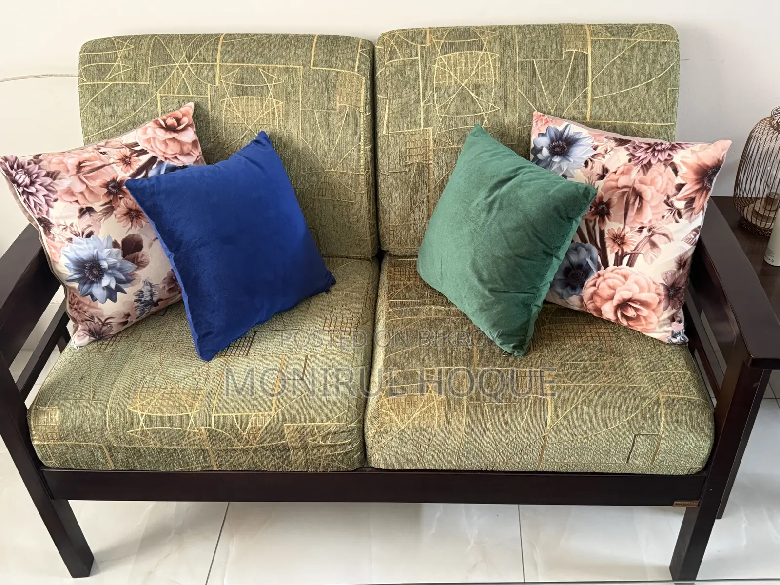 Wooden Sofa 2+2+1 With Free Center Table