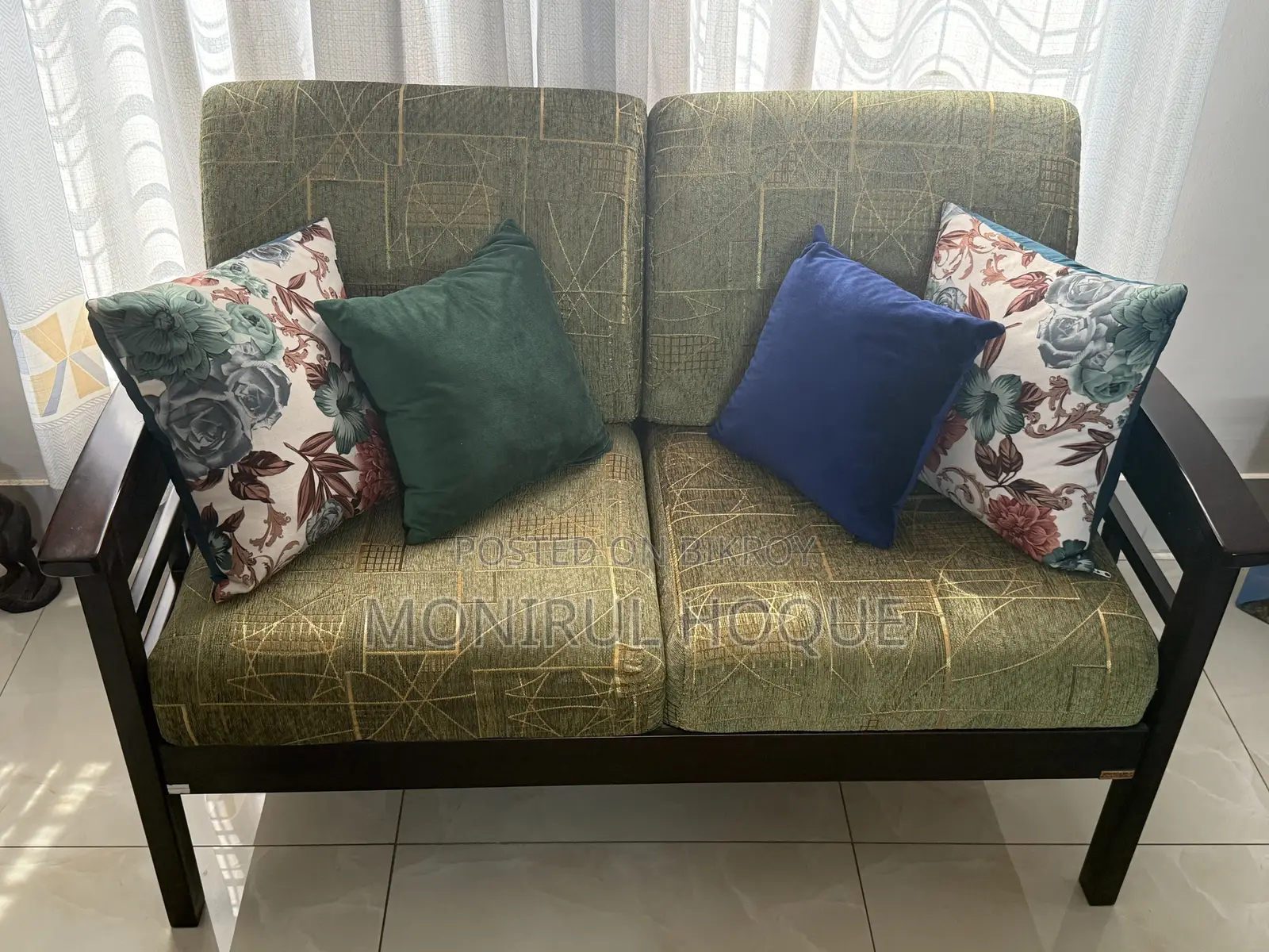 Wooden Sofa 2+2+1 With Free Center Table