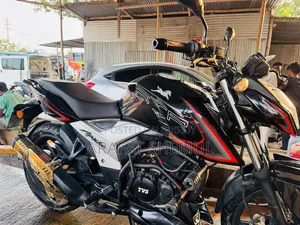 TVS Apache RTR 160 4V 2021 Black
