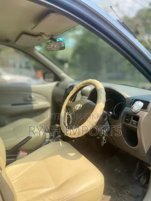 Toyota Avanza 2010 Blue