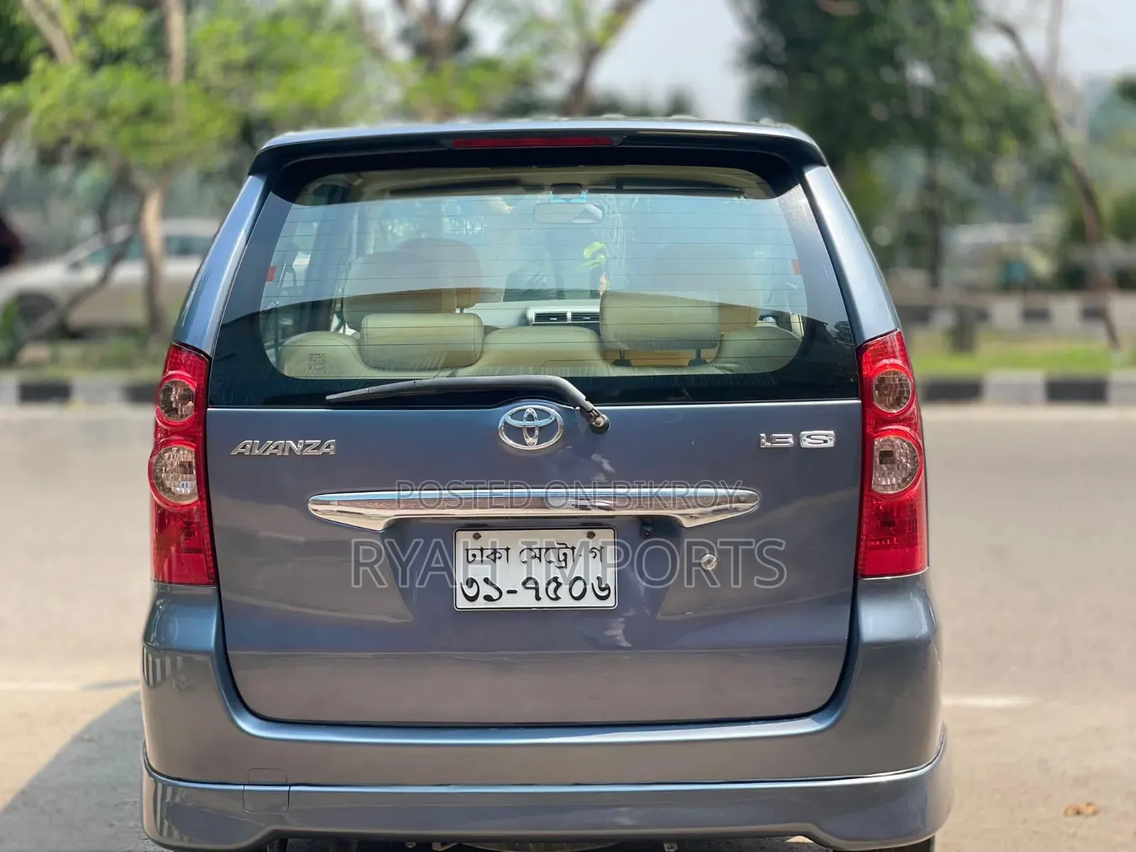 Toyota Avanza 2010 Blue