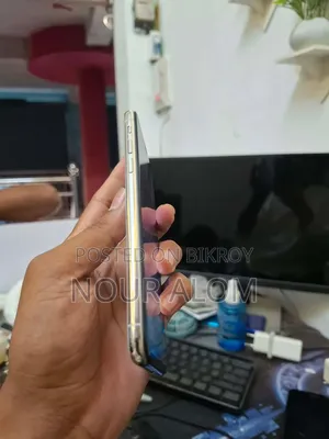 অ্যাপল আইফোন এক্সএস ২৫৬ জিবি সাদা