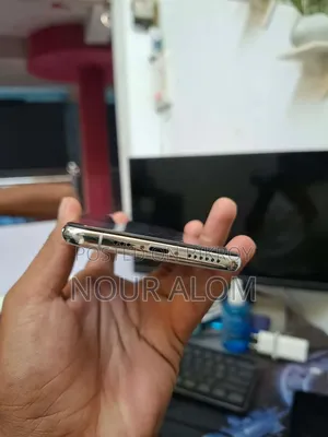 অ্যাপল আইফোন এক্সএস ২৫৬ জিবি সাদা
