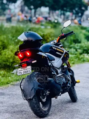 New Hero Xtreme 160R 4V 2025 Black