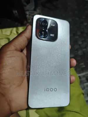 Vivo iQOO Z9x 256 GB Silver