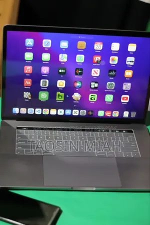 Laptop Apple MacBook Pro 2016 16GB Intel Core i7 SSD 256GB
