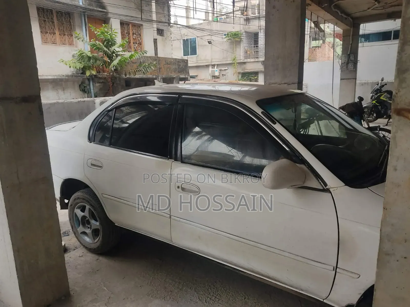 Toyota Corolla 1993 White