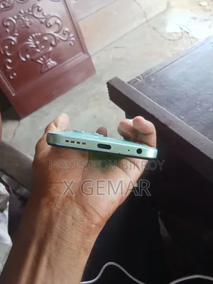 Infinix Hot 50i 128 GB Bronze