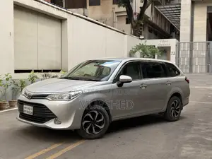 Toyota Corolla Fielder 1.5 Hybrid FWD 2016 Silver